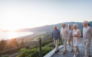 retraites-promenade-coucher-soleil-montagnes