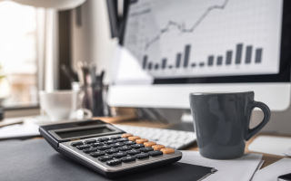 calculatrice-bureau-cafe-graphique-ecran