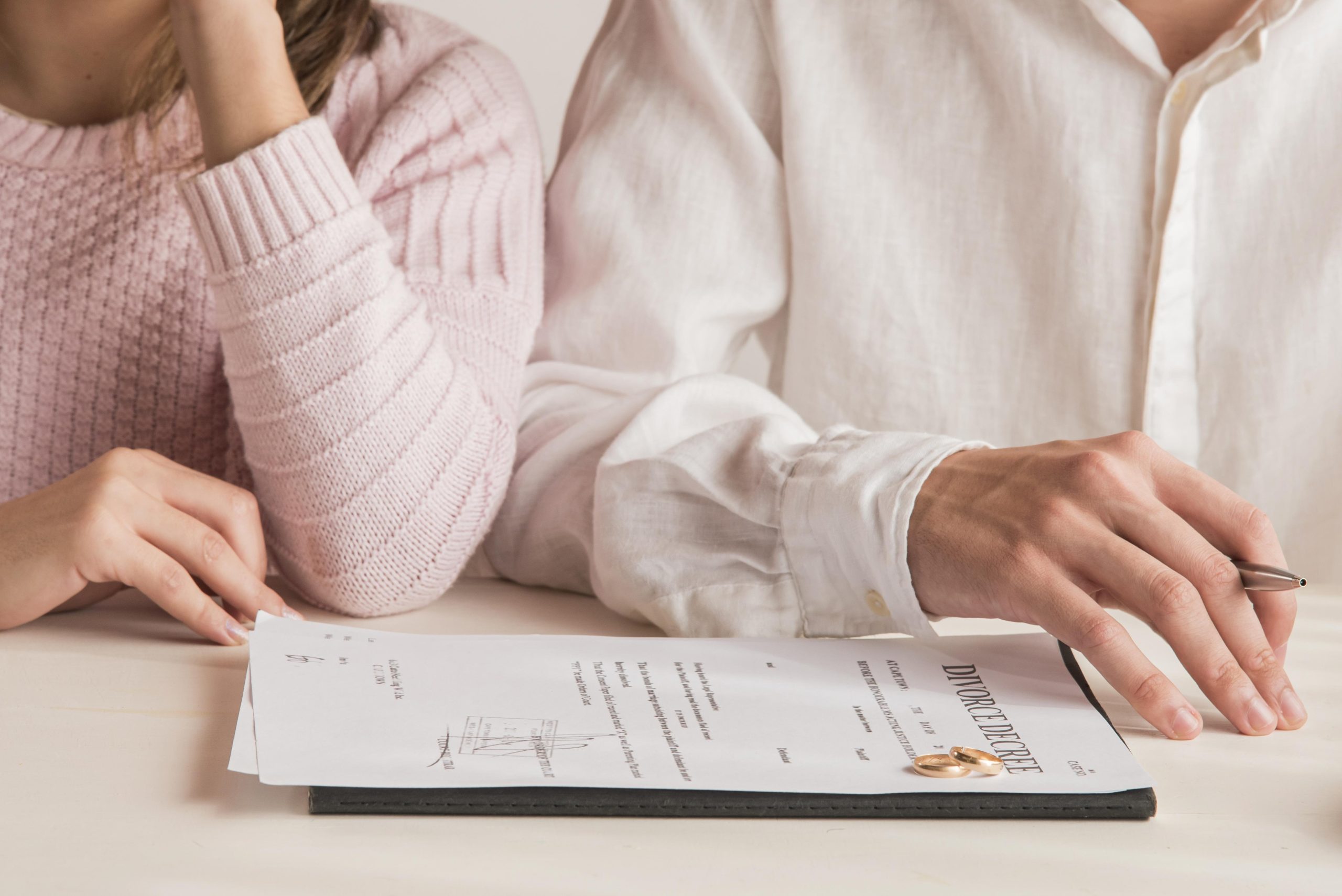 Divorce : comprendre les procédures et leurs conséquences